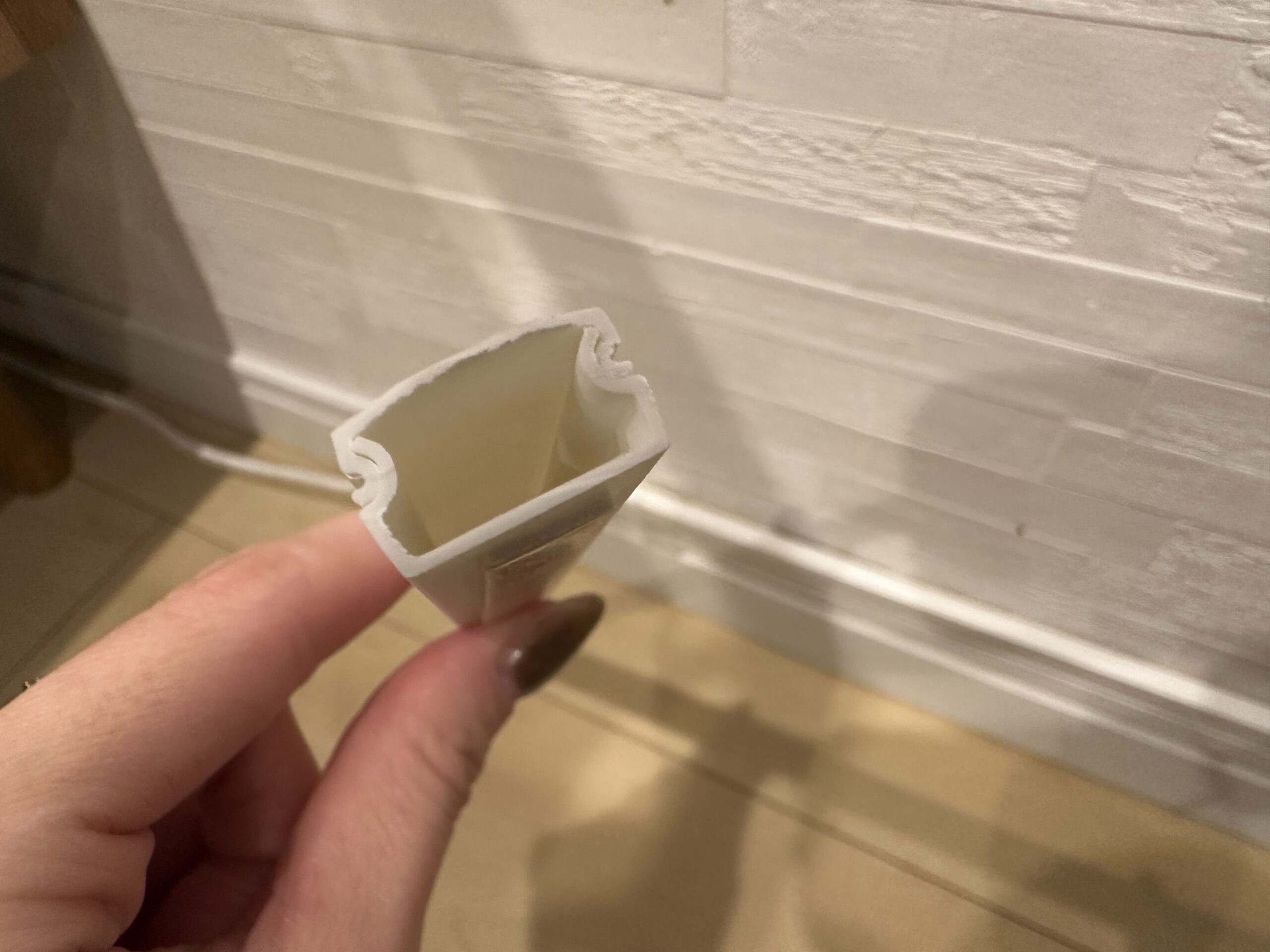 100均,配線カバー