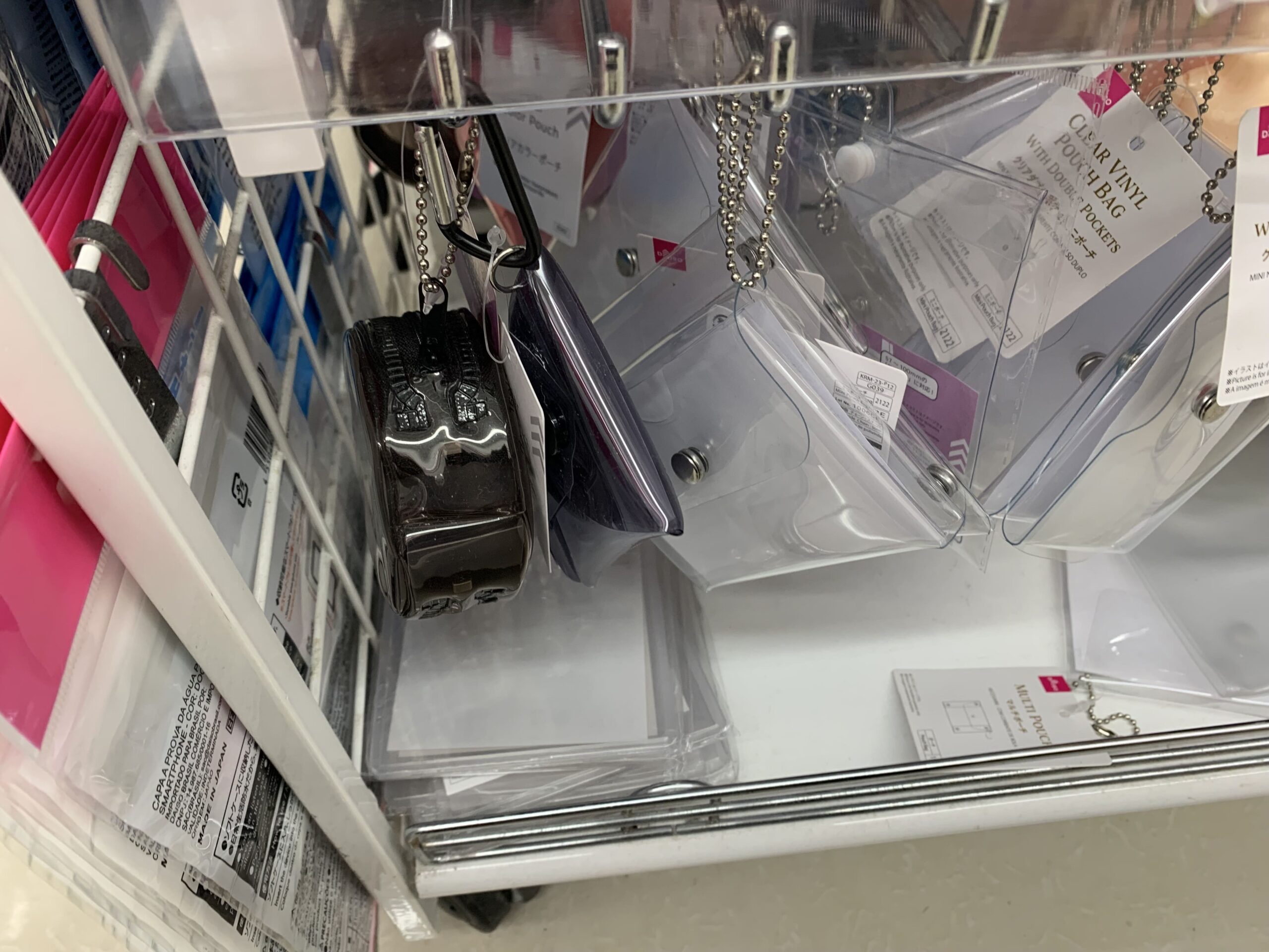 缶バッジキーホルダー,100均