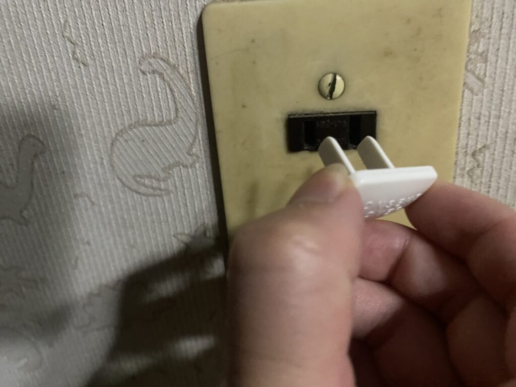 100均,コンセントカバー