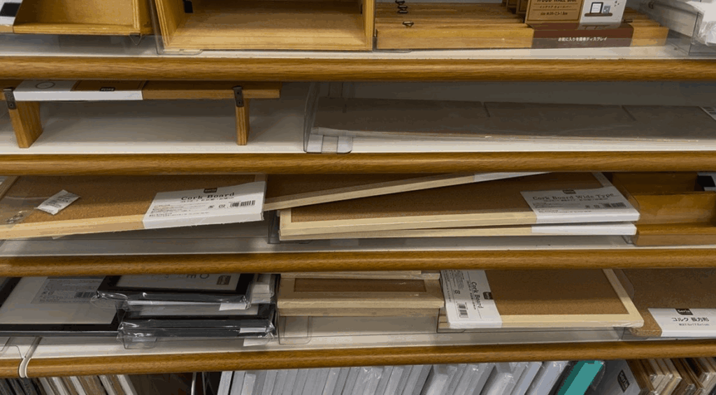 100均,コルクボード