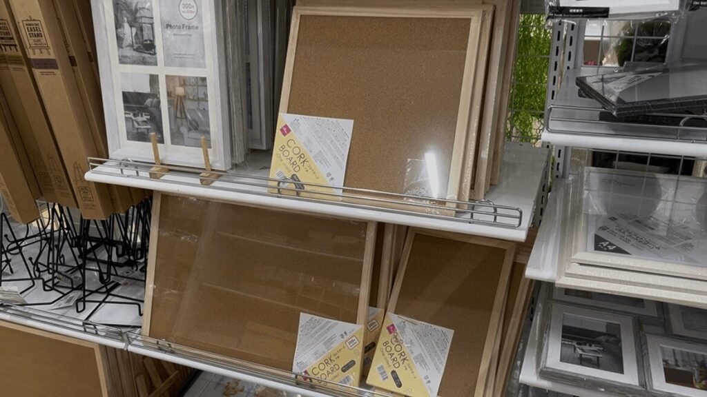 100均,コルクボード