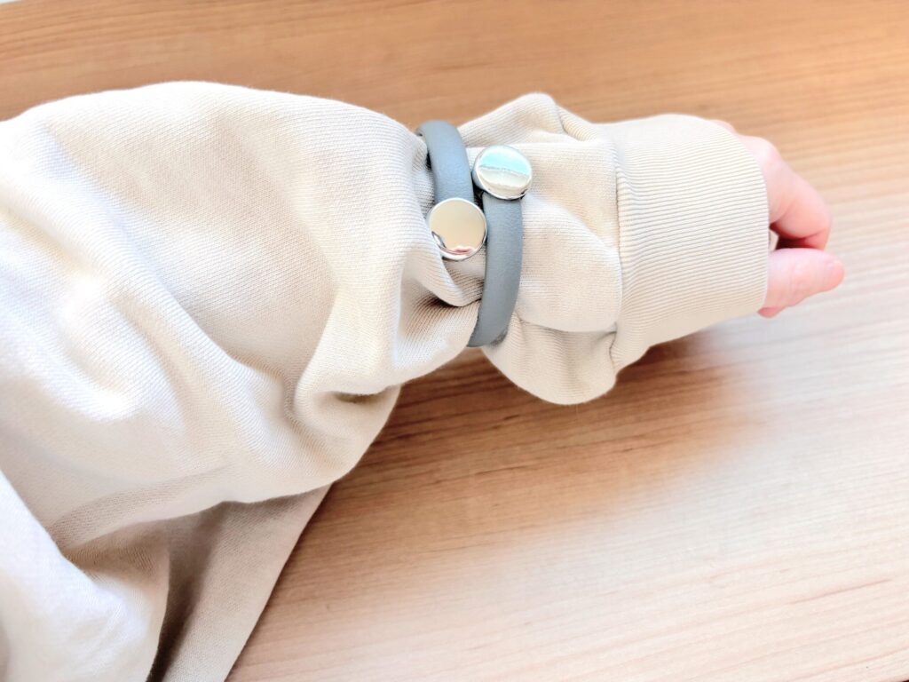 100均  アームバンド