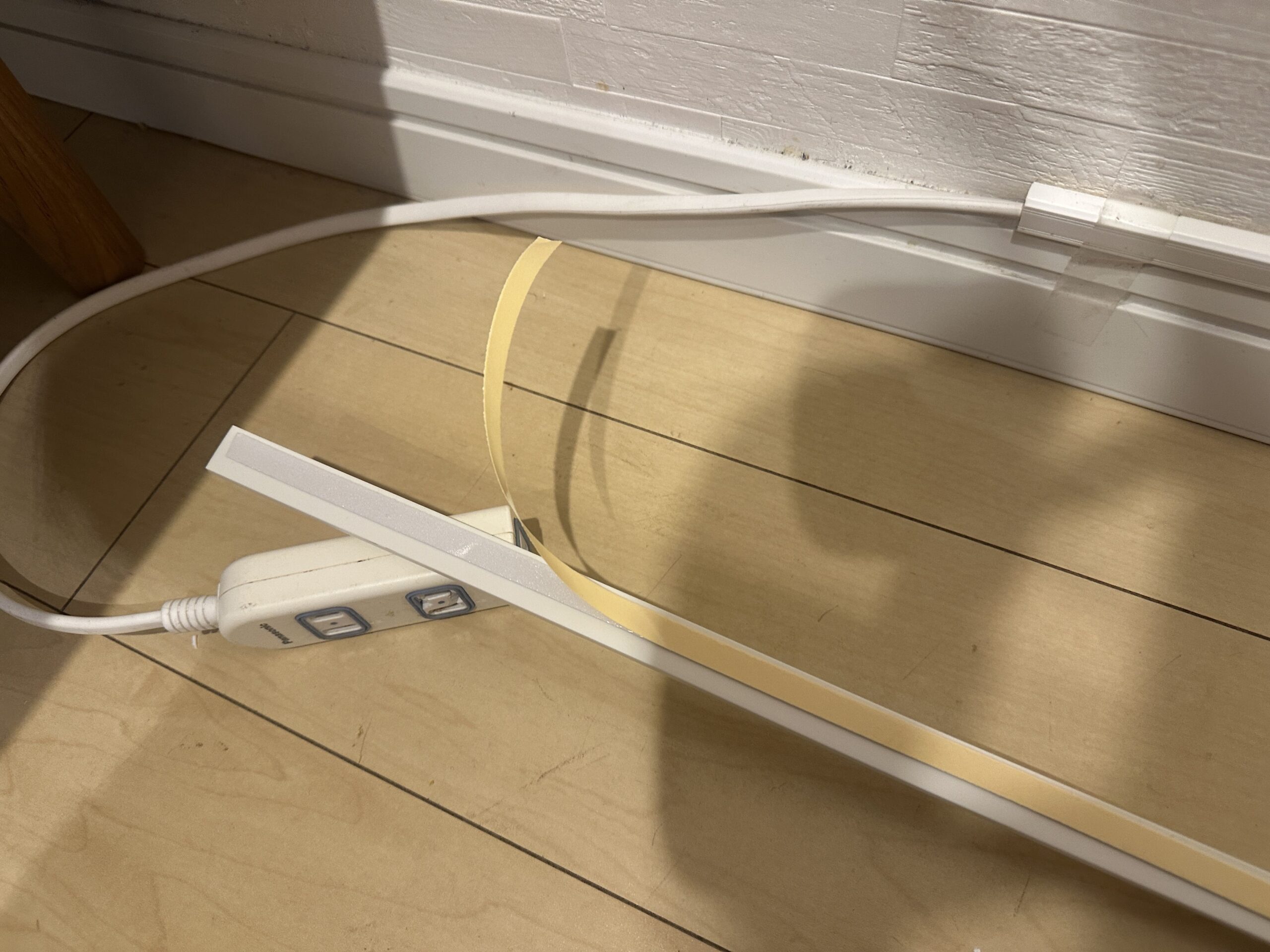 100均,配線カバー